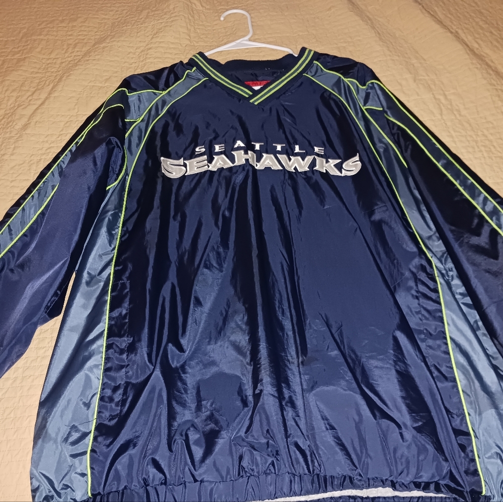 Men's LARGE  Seattle Seahawks wind/ golf jacket